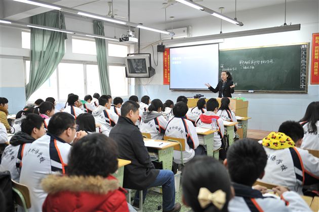 能力在实践中提升，理念在交流中更新——记高2013届生物组县级教研活动