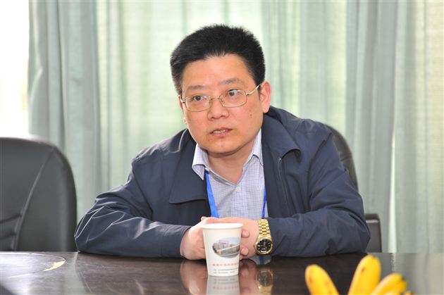 昆明市外语实验学校领导来棠外学习考察