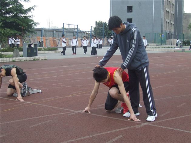 棠外田径队高2012届四名同学荣获国家二级运动员称号