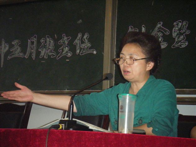 棠外召开5月份初中部班主任例会暨交流会