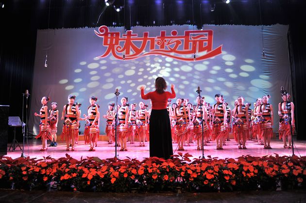 棠外举办2012年综合素质展演喜迎全国外语特色学校教育研究会专家、领导莅临