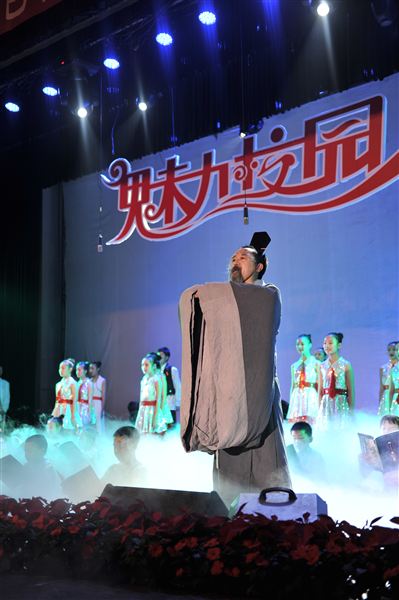 棠外举办2012年综合素质展演喜迎全国外语特色学校教育研究会专家、领导莅临