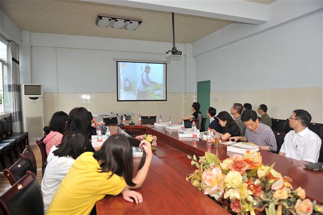 双流县教育局携纬创集团来棠外考察