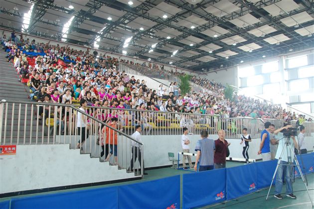 棠外初2014届啦啦操班参加“运动成都”2012年成都市优秀体育后备人才系列选拔赛啦啦操锦标赛夺冠