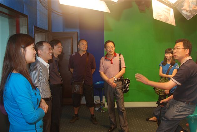 广外外校来棠外交流参观