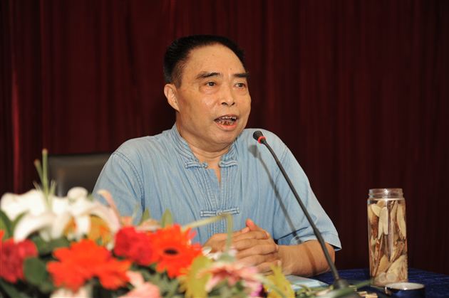 众志成城共谋质量之年——棠中外语学校2012年干部培训大会顺利召开