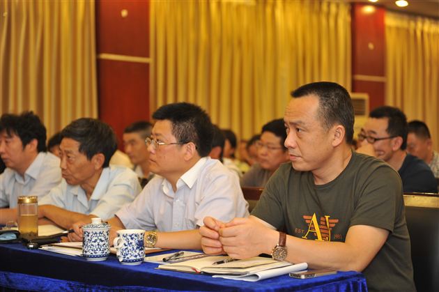 众志成城共谋质量之年——棠中外语学校2012年干部培训大会顺利召开