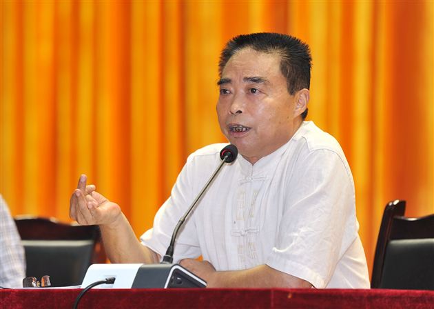 棠中外语学校2012—2013学年度教职工大会圆满召开