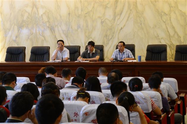 话质量年激情如火 观新学期气象更新——记新学年棠外高中部教师大会