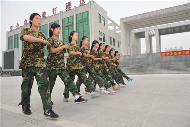 铁骨铮铮战士魂——记棠中外语学校初2012级新生军训