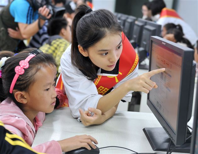 甘孜州巴塘师生来棠中外语学校参观