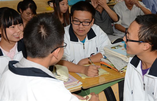 棠中外语学校高中部修身班会课研讨活动拉开序幕