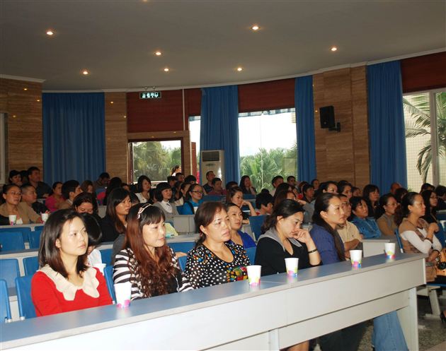 棠中外语学校实验幼稚园中、大班家长会顺利召开
