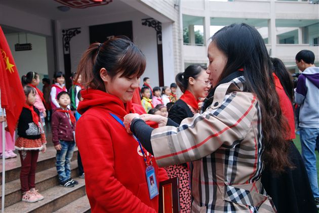 红领巾心向党，优秀队员我争当——棠外附小隆重举行庆祝建队日暨新队员入队活动