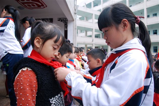 红领巾心向党，优秀队员我争当——棠外附小隆重举行庆祝建队日暨新队员入队活动