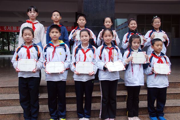 红领巾心向党，优秀队员我争当——棠外附小隆重举行庆祝建队日暨新队员入队活动