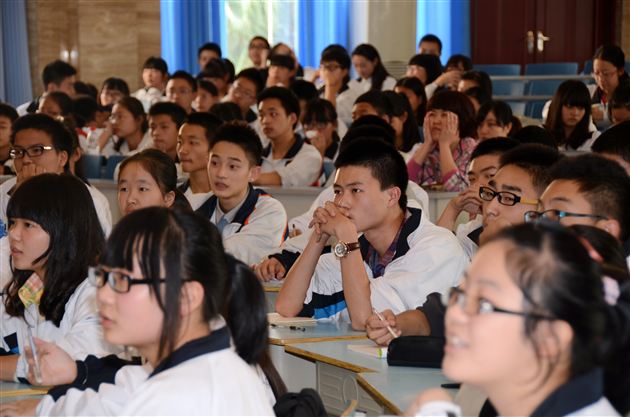 “美领馆官员走进棠外模联社专场讲座”成功举办