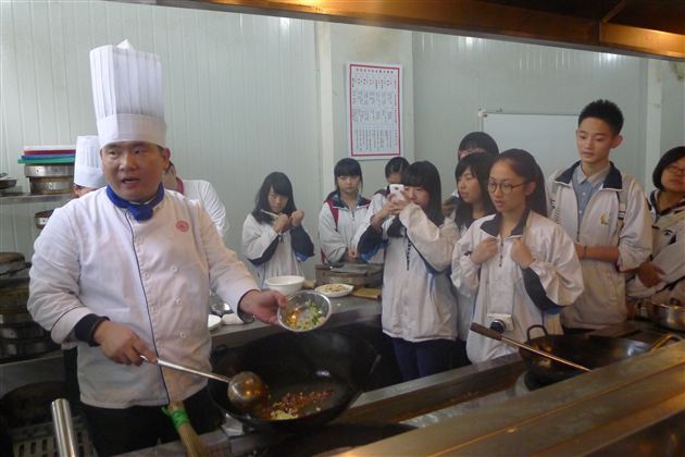 棠外国际班10月社会实践活动——“川菜烹饪之旅”