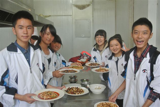 棠外国际班10月社会实践活动——“川菜烹饪之旅”