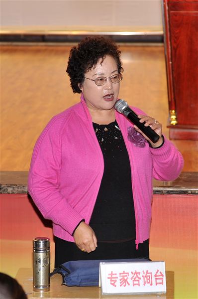 棠中外语学校举办“帮孩子成为英才”家长报告会