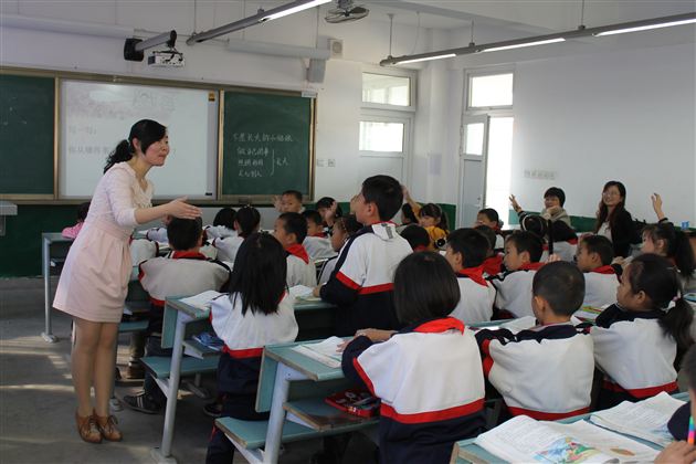 棠外附小语文组受邀到崇州市听江小学送教