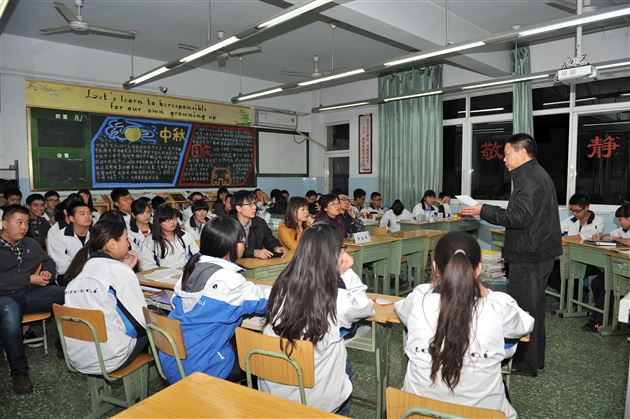 思维的碰撞，语言的魅力——记“阅读人生”系列活动之棠外高2011级辩论赛