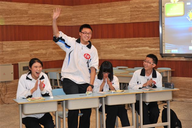 思维的碰撞，语言的魅力——记“阅读人生”系列活动之棠外高2011级辩论赛