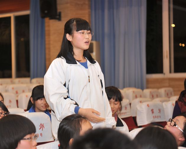 思维的碰撞，语言的魅力——记“阅读人生”系列活动之棠外高2011级辩论赛