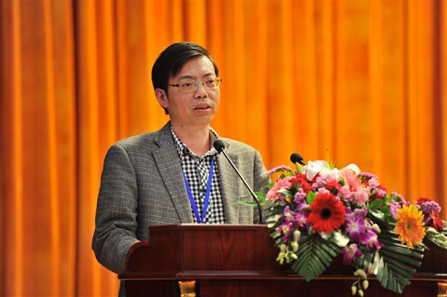 校长助理、宣招处主任朱晓波同志发表讲话