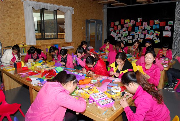 棠中外语学校实验幼稚园举行全园教职工保、教技能大比武