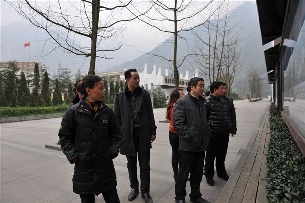 重走长征路 共谋新发展——记棠中外语学校初中支部党员组织生活