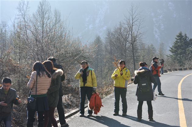 重走长征路 共谋新发展——记棠中外语学校初中支部党员组织生活