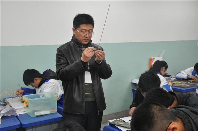 省教科所技术组郭斌副主任