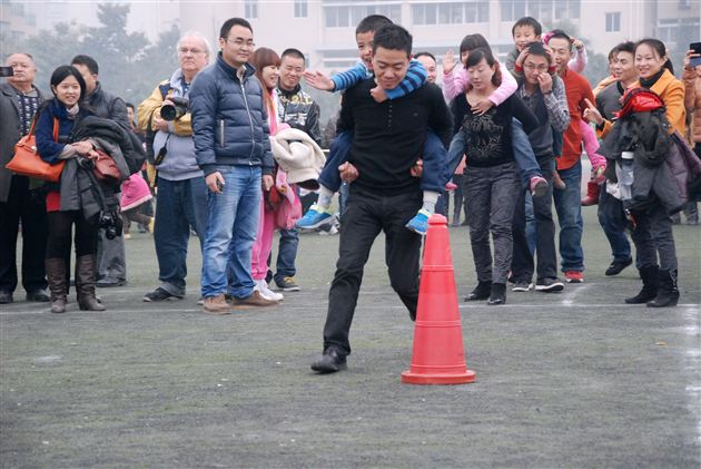 棠外附小隆重举行第九届冬季田径趣味运动会