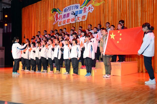 多彩青春 唱响棠外——记棠外初2011级纪念“12.9”爱国学生运动合唱比赛