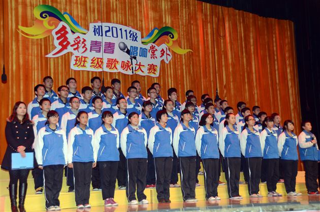 多彩青春 唱响棠外——记棠外初2011级纪念“12.9”爱国学生运动合唱比赛