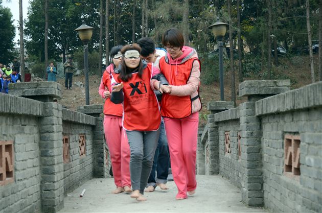 觉醒 回归 和谐 感恩——记棠外初中部教师拓展暨成长分享活动