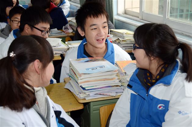 棠中外语学校高2012级修身班会课研讨活动 