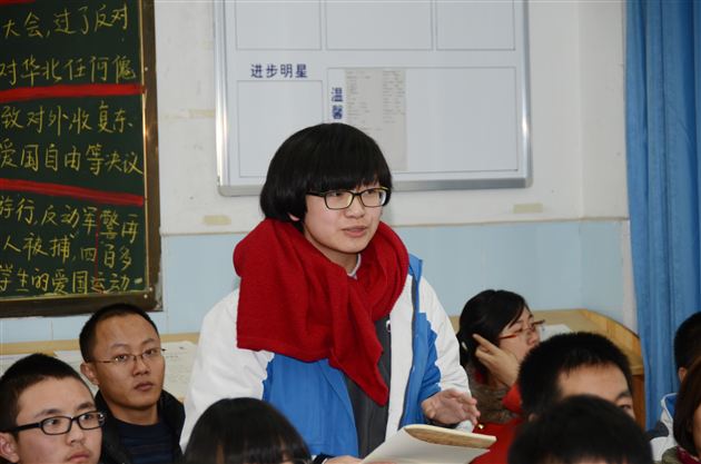 棠外高中部修身班会课研究室开展高2012级修身班会课研讨活动