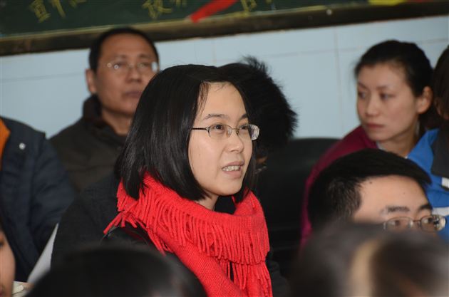 棠外高中部修身班会课研究室开展高2012级修身班会课研讨活动