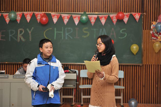 棠中外语学校初2012级英语特色A班圣诞节活动报告
