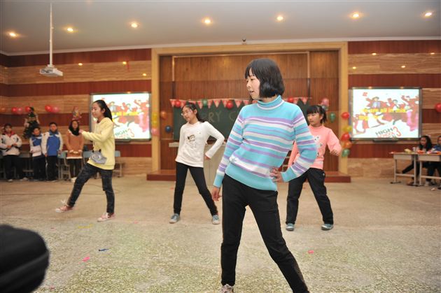 棠中外语学校初2012级英语特色A班圣诞节活动报告