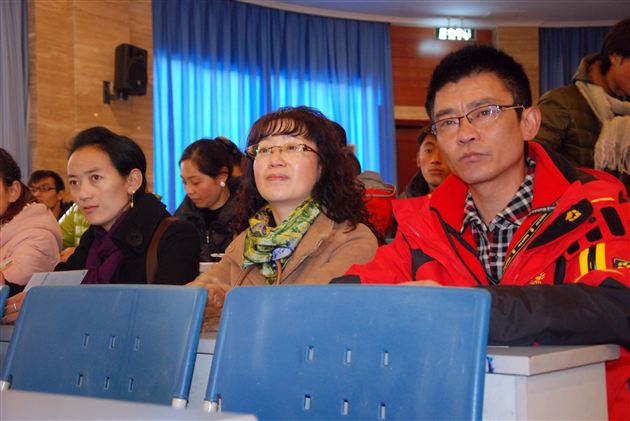 手拉手，共发展 ——棠外附小与阿坝县城关第一小学进行“手拉手”教学研讨活动