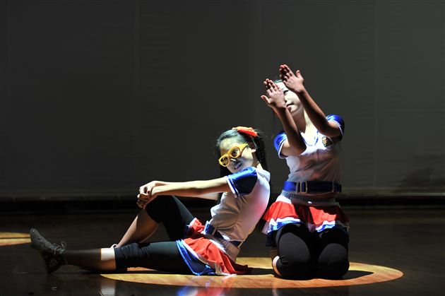 校园舞台青春联动 魅力棠外风采尽现——记棠中外语学校2013年新年文艺联欢晚会