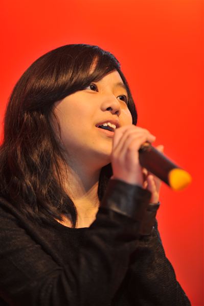 展示英语特色 舞动多彩青春——记棠中外语学校高2012级英语文化节汇报演出