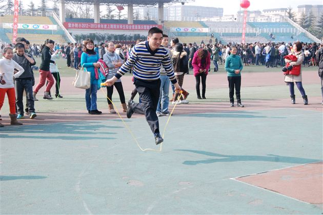 棠外附小隆重举行2012—2013学年度上期期末综合素质展示活动暨散学典礼