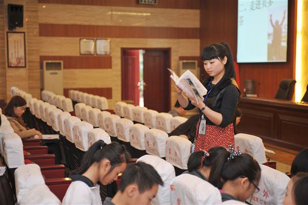 同堂异构，各放光彩——记棠中外语学校初2012级语文“教坛新秀”初赛