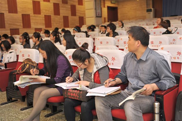 同堂异构，各放光彩——记棠中外语学校初2012级语文“教坛新秀”初赛