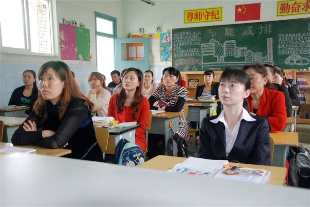 循序渐进，与孩子共享每一天——棠外附小成功召开三年级家长会