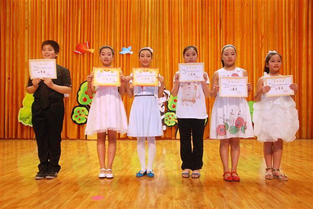 故事演讲显风采  明礼行孝记心海